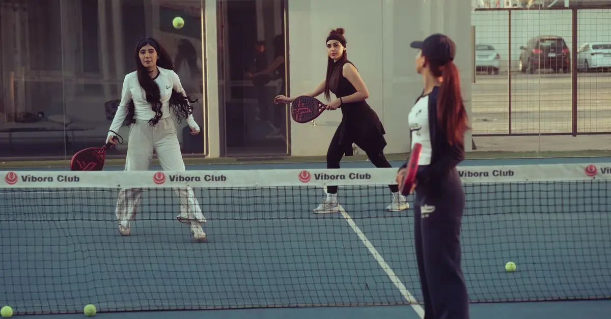 Guide d'achat jeunes talents padel - Équipement Junior