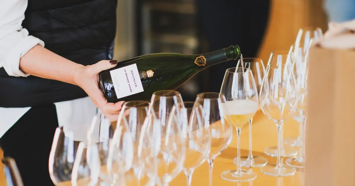 Histoire du Champagne : Voyage à travers le temps
