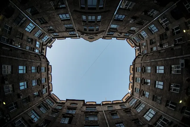 Fenêtres Anti-Effraction pour Maisons Anciennes - Guide d'Achat